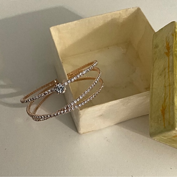 WEDDING SPECIAL 🎄 Dainty Rhinestones Bracelet.  Stunning Three Bands - Picture 5 of 12